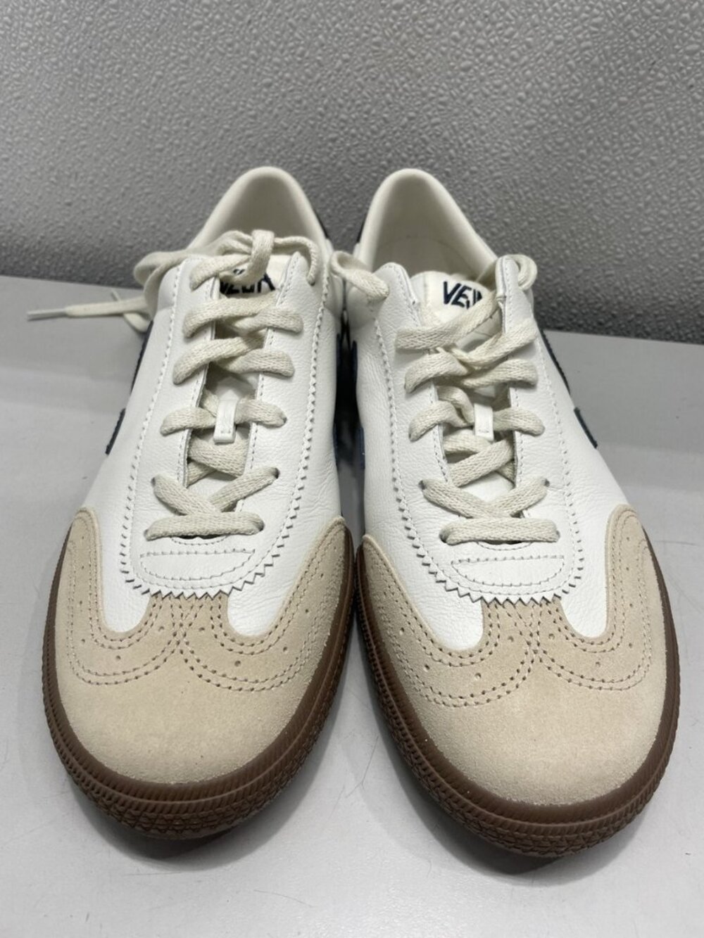 Veja Volley O T Leather Men's Size 10 Low Top Comfort Sneaker white nautico bark